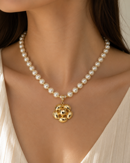 Pearl & Gold Dorika Pendant Necklace